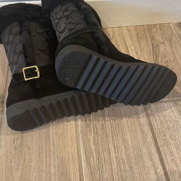 Coach Deeann Authentic Buckle Traditional C Sign Fur Boots Woman’s’ size 5.5 - Picture 6 of 8